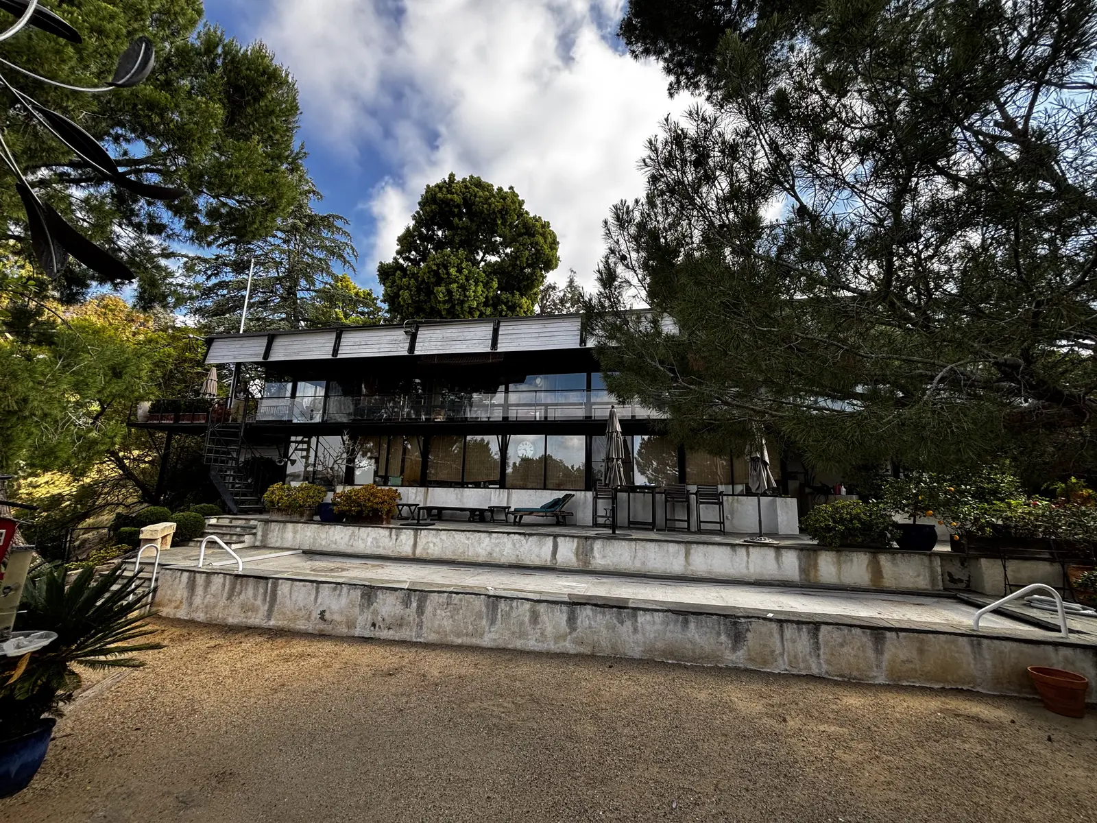Mid-century glass home in the hills